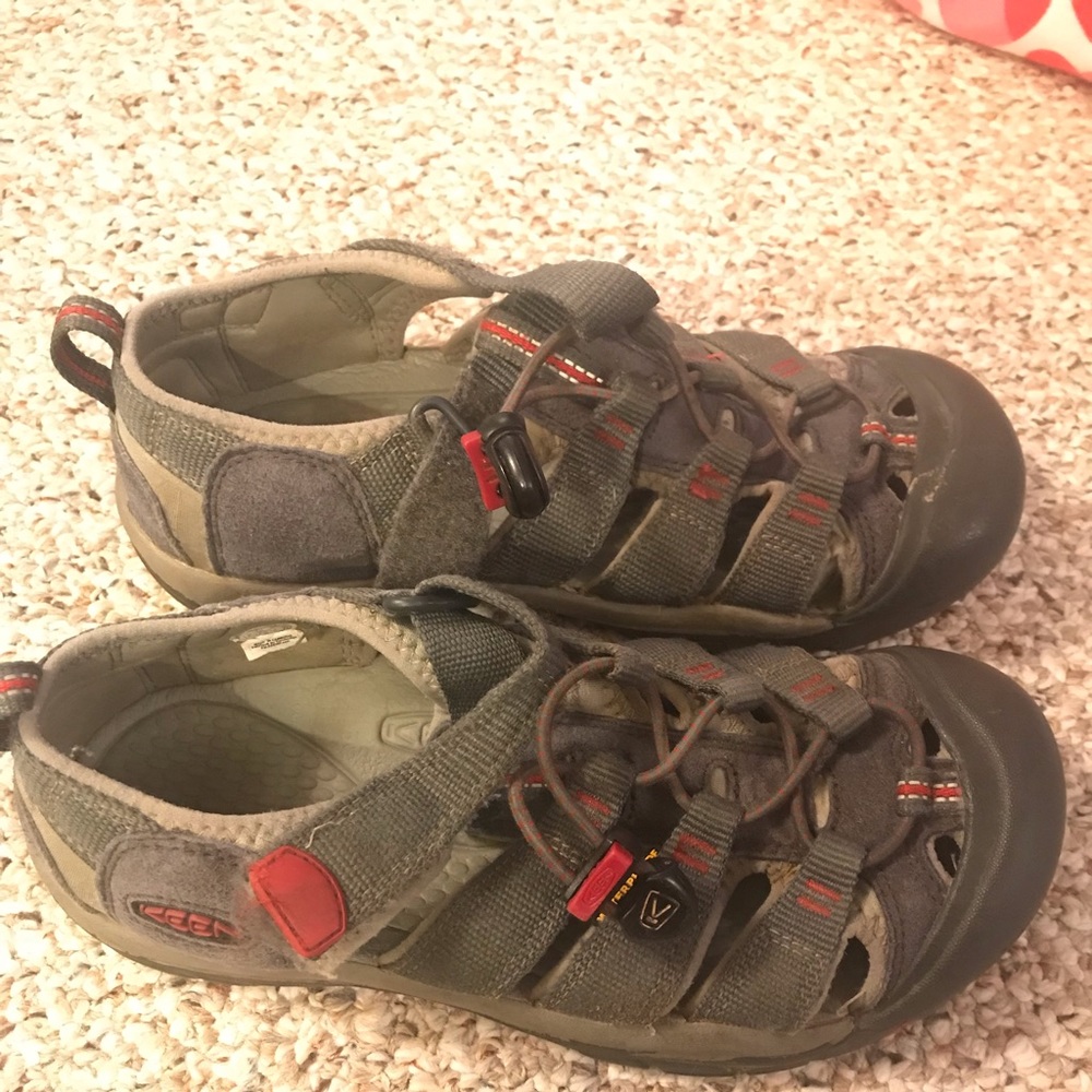 Brown and Red Keen Sandals - Boy Size 3